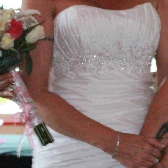 Beautiful wedding dress - Picture 6 of 6